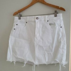 Strechy American Eagle High Rise White Jean skirt
